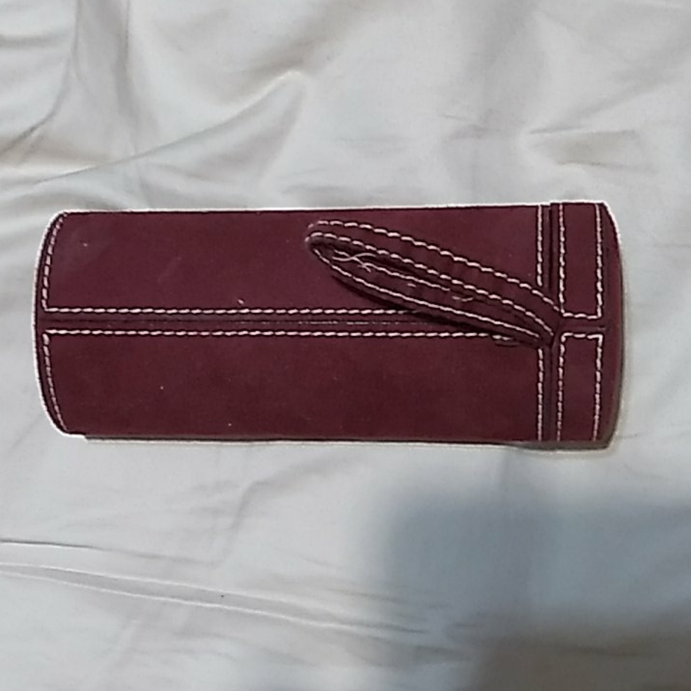 SUNGLASSES HOLDER